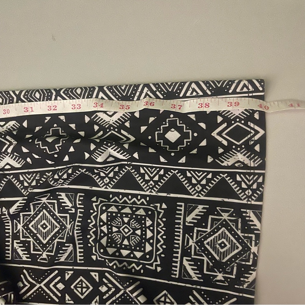 West Loop Women's Large Palazzo Pants Black and White Aztec like NWT - Picture 11 of 11